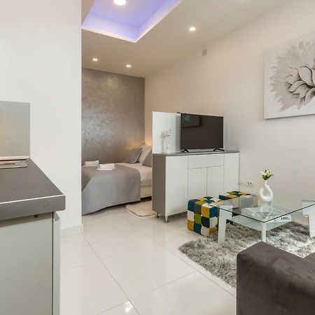 Studio Apartments Twins Сплит Екстериор снимка