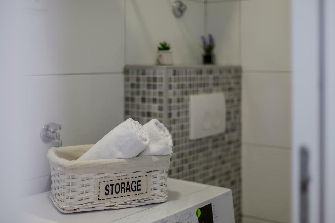 Studio Apartments Twins Сплит Екстериор снимка