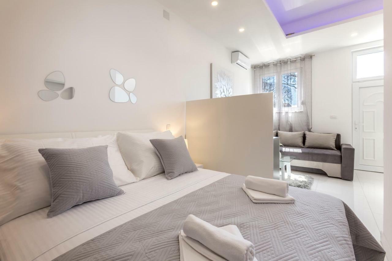 Studio Apartments Twins Сплит Екстериор снимка