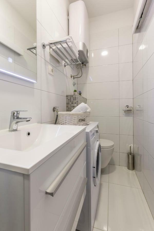 Studio Apartments Twins Сплит Екстериор снимка
