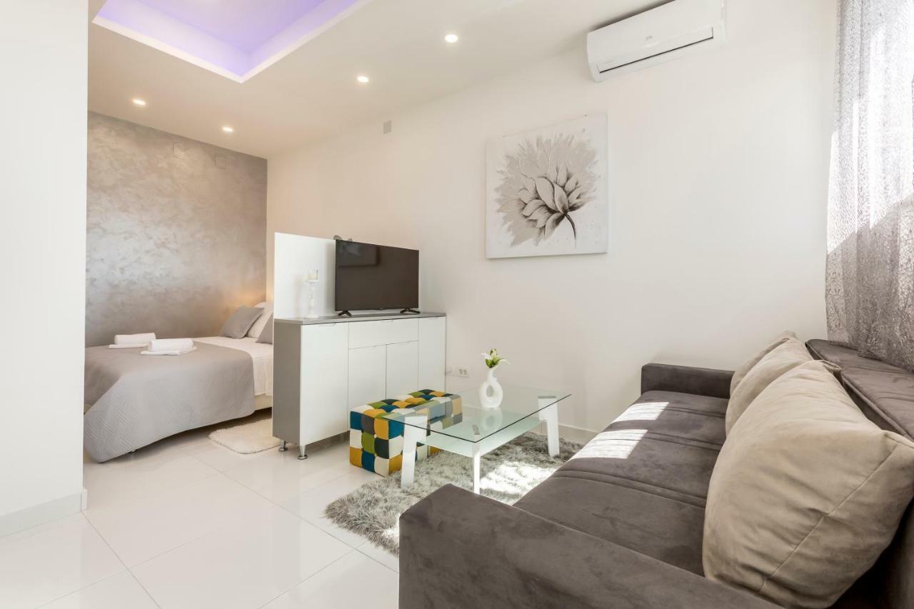 Studio Apartments Twins Сплит Екстериор снимка