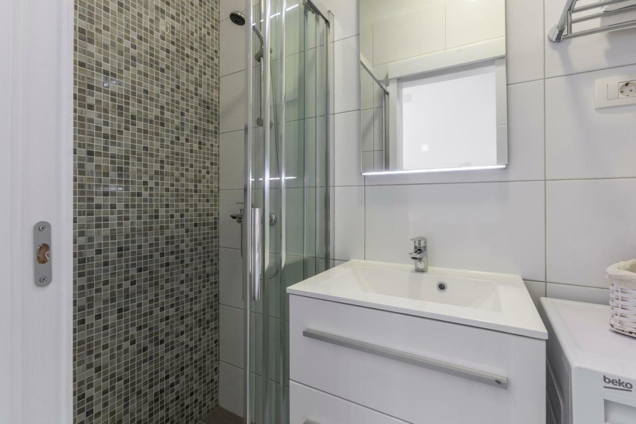 Studio Apartments Twins Сплит Екстериор снимка