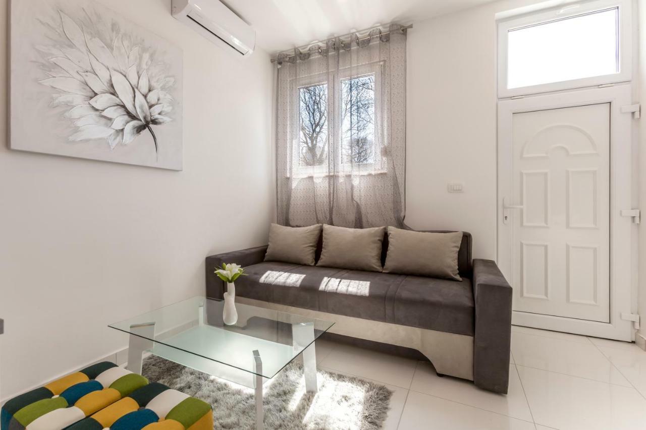 Studio Apartments Twins Сплит Екстериор снимка