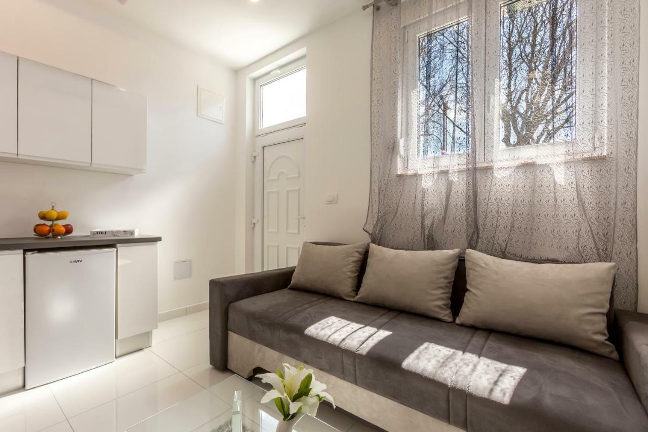 Studio Apartments Twins Сплит Екстериор снимка