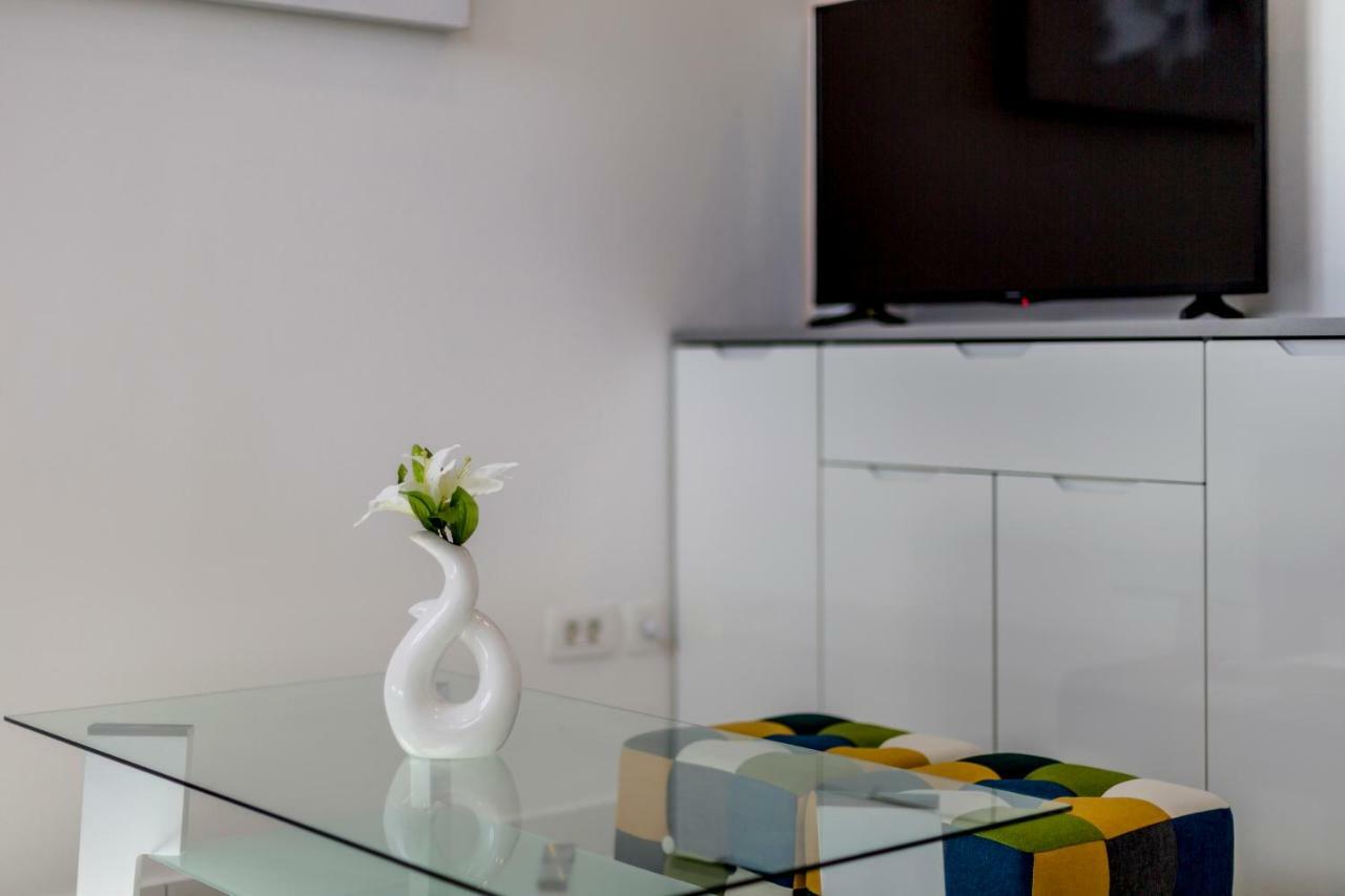 Studio Apartments Twins Сплит Екстериор снимка