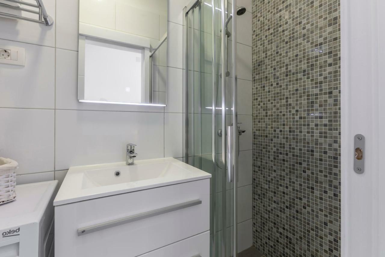 Studio Apartments Twins Сплит Екстериор снимка