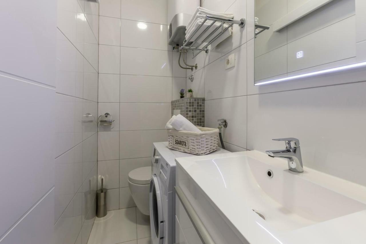 Studio Apartments Twins Сплит Екстериор снимка