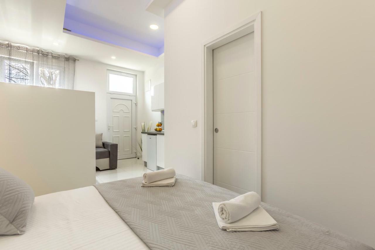 Studio Apartments Twins Сплит Екстериор снимка