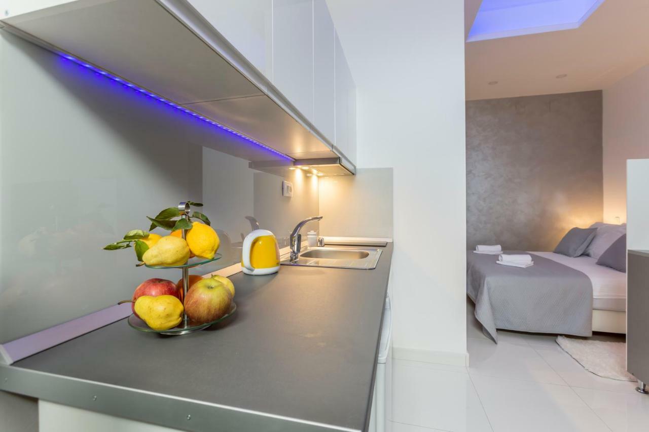 Studio Apartments Twins Сплит Екстериор снимка