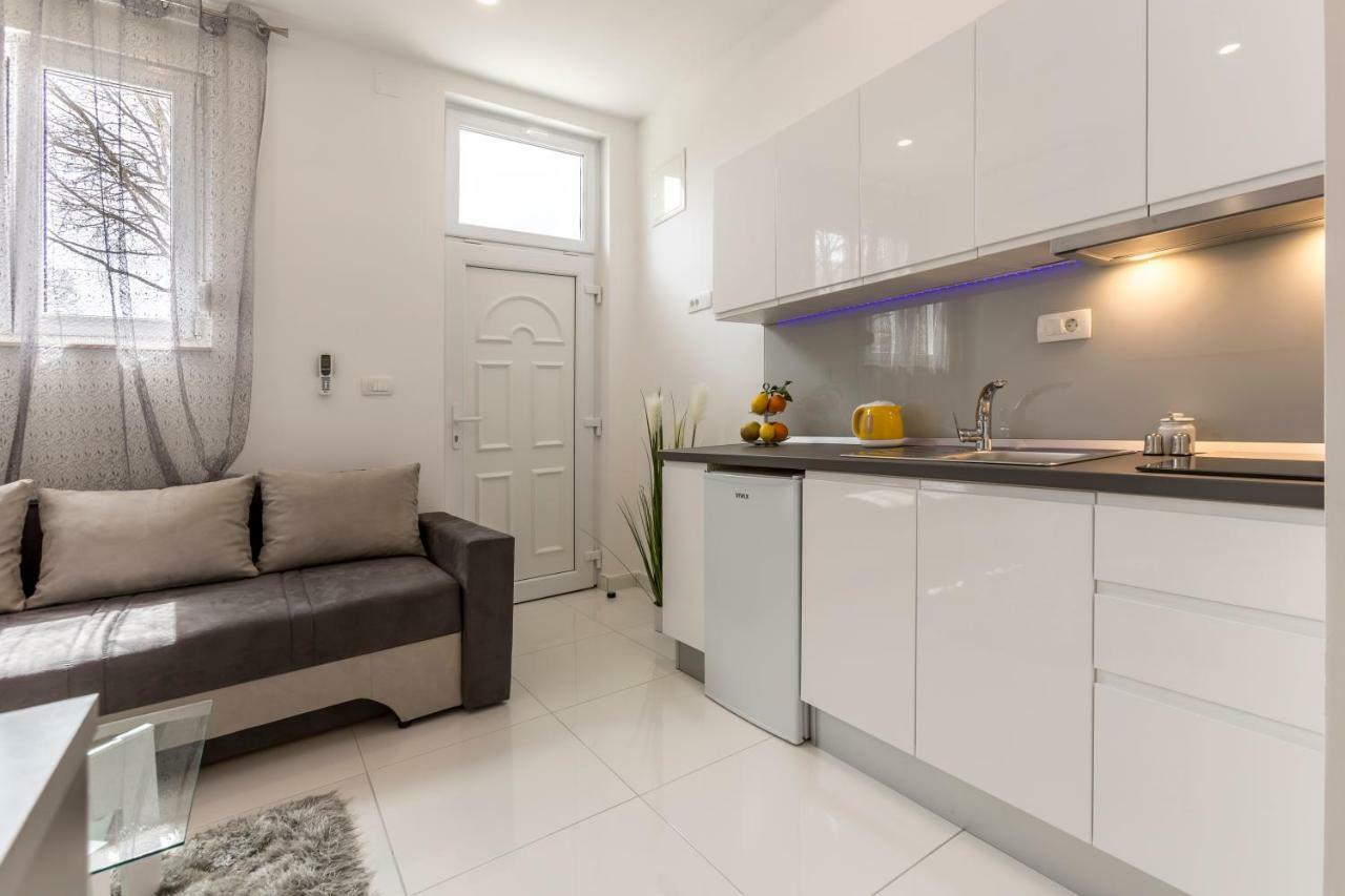 Studio Apartments Twins Сплит Екстериор снимка